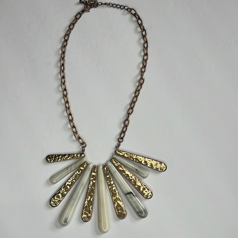 Gold Tone, Alternating Marble Print and Stamped/Textured Gold Statement Necklace